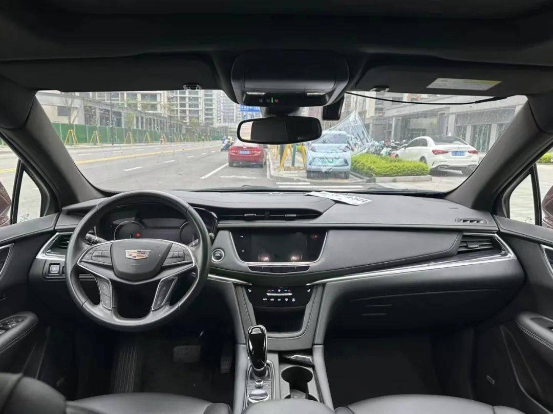 2022款 凯迪拉克xt5 2.0t 四驱豪华版