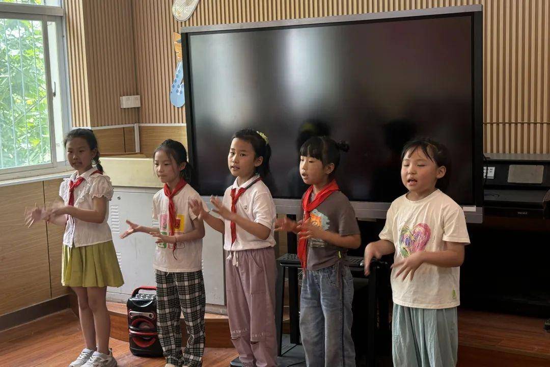 "音"为有你 "乐"动精彩 ——浐灞十九小举行"我是小歌星"歌唱比赛