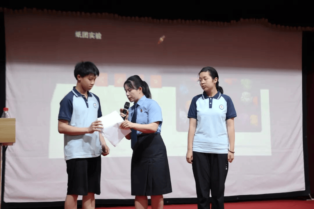 2004年,为呵护未成年人健康成长,永福县人民检察院牵头成立了桂林市第