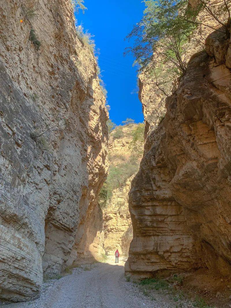 随着现代交通的发达,现在的幽州古道早已不复当年的繁华,曾经的官道