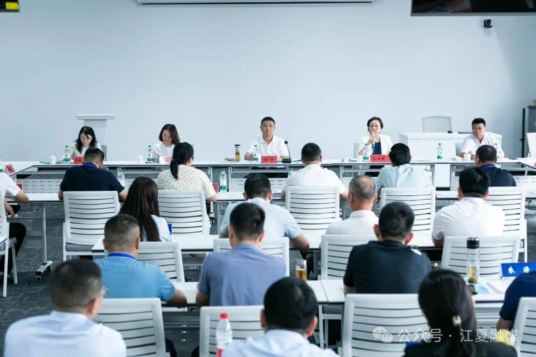 江夏区2024年春季主体班座谈交流会暨学员讲坛活动举行 张斐出席并