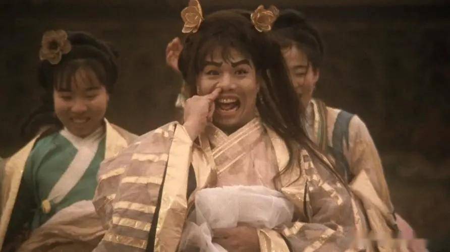 娱乐圈"鬼畜版"男扮女装,有人美到封神,但有的却让人哭笑不得
