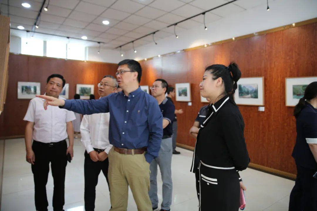 重庆美术馆藏·邹丹水彩画精品展走进綦江
