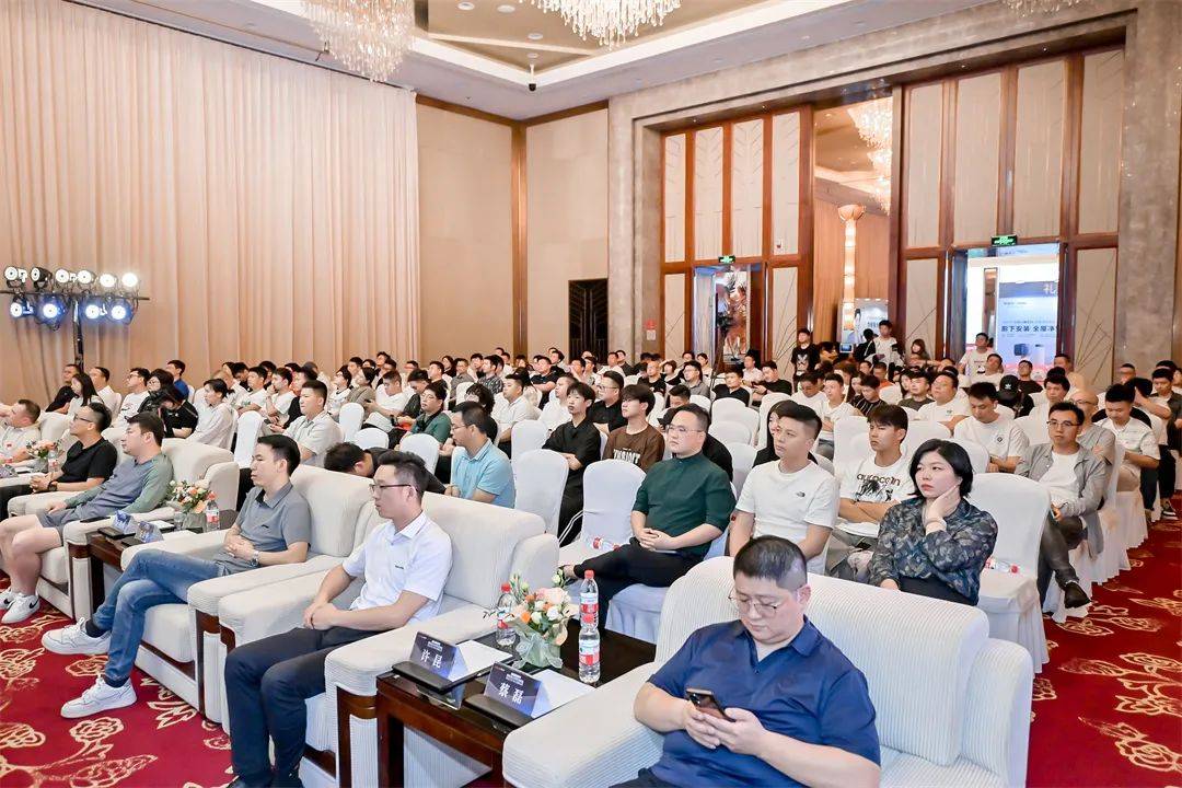 "撕心裂肺的思考"精英设计师思变峰会暨安吉尔空间大师新品秀