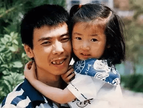 贾玲的儿子和女儿照片图片
