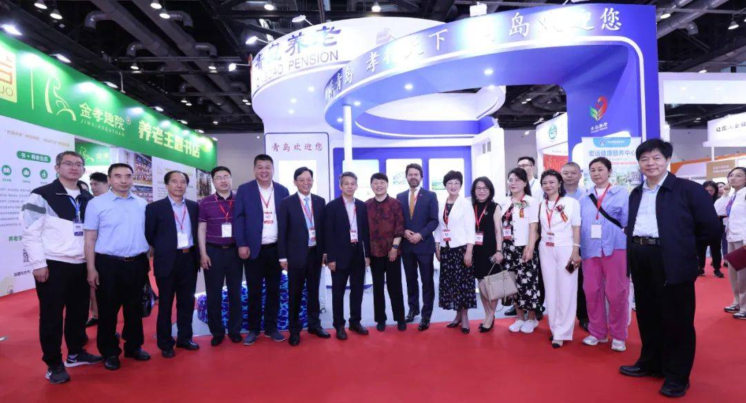 本届博览会期间,新华社,《人民日报》,中央电视台等50多家主流媒体