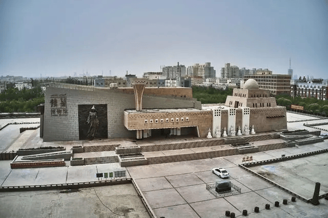 跟随"楼小兰",穿越到楼兰