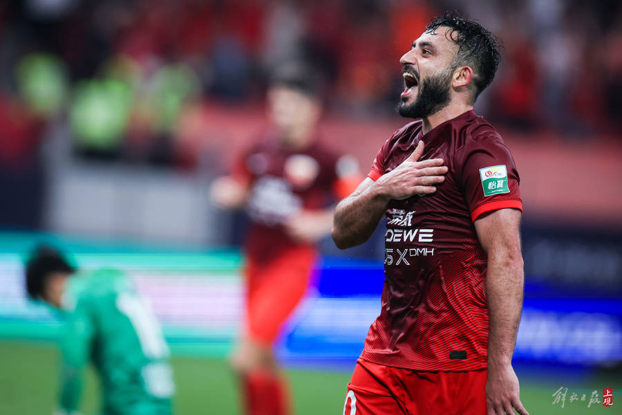 上海海港5连胜,少赛1场暂时落后榜首3分_巴尔加斯_奥斯卡_蓉城
