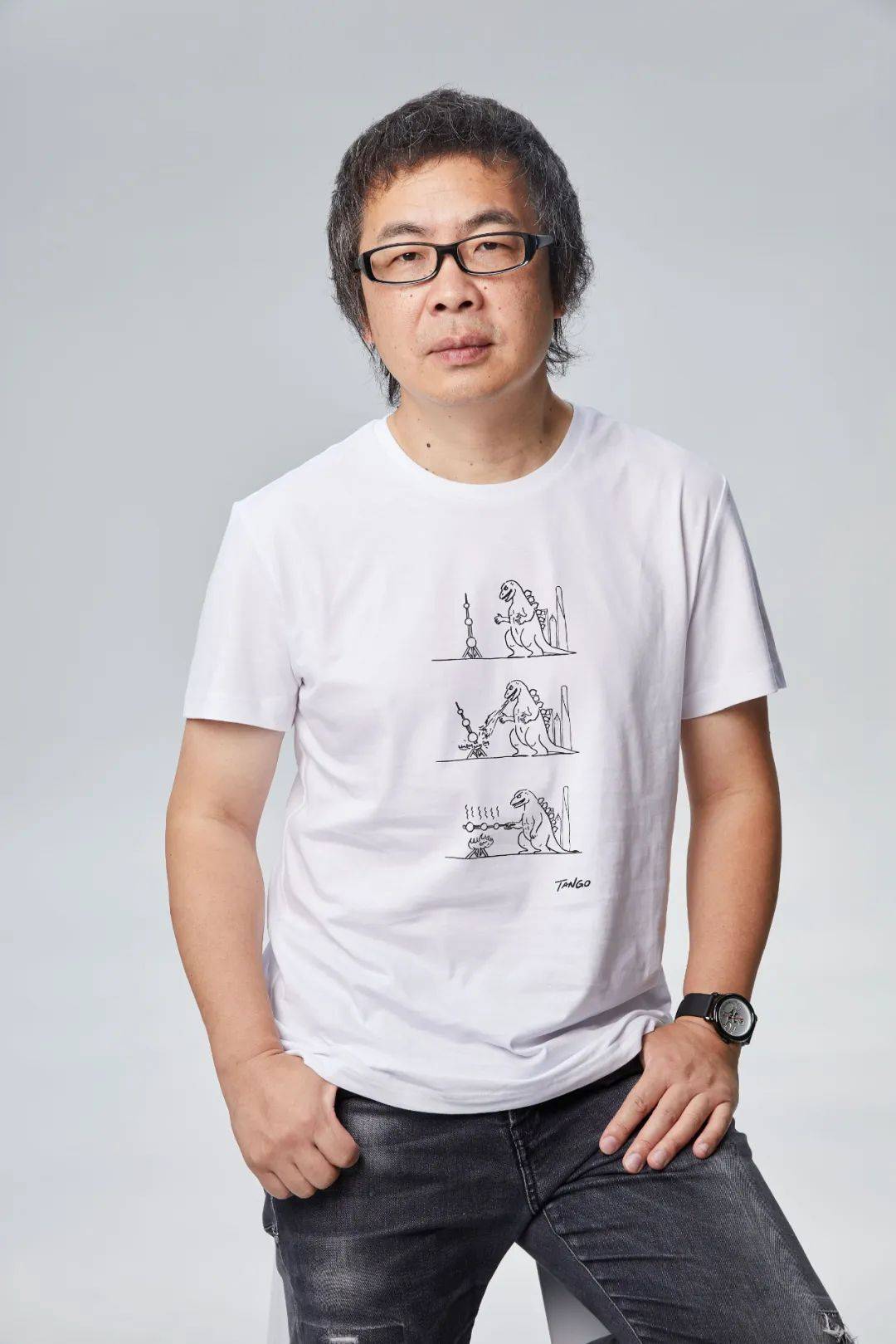 漫画家tango自2010年起,tango开始"一日一画",坚持了2000多个日与夜