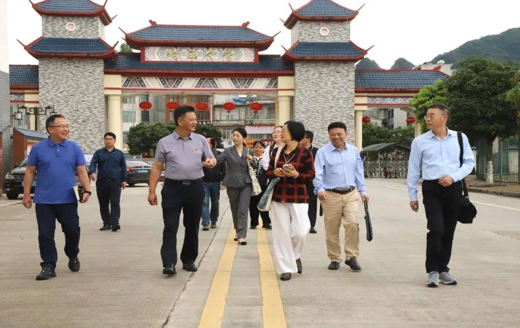 广西边境县普通高中发展情况调研及入校指导工作组到靖西调研指导