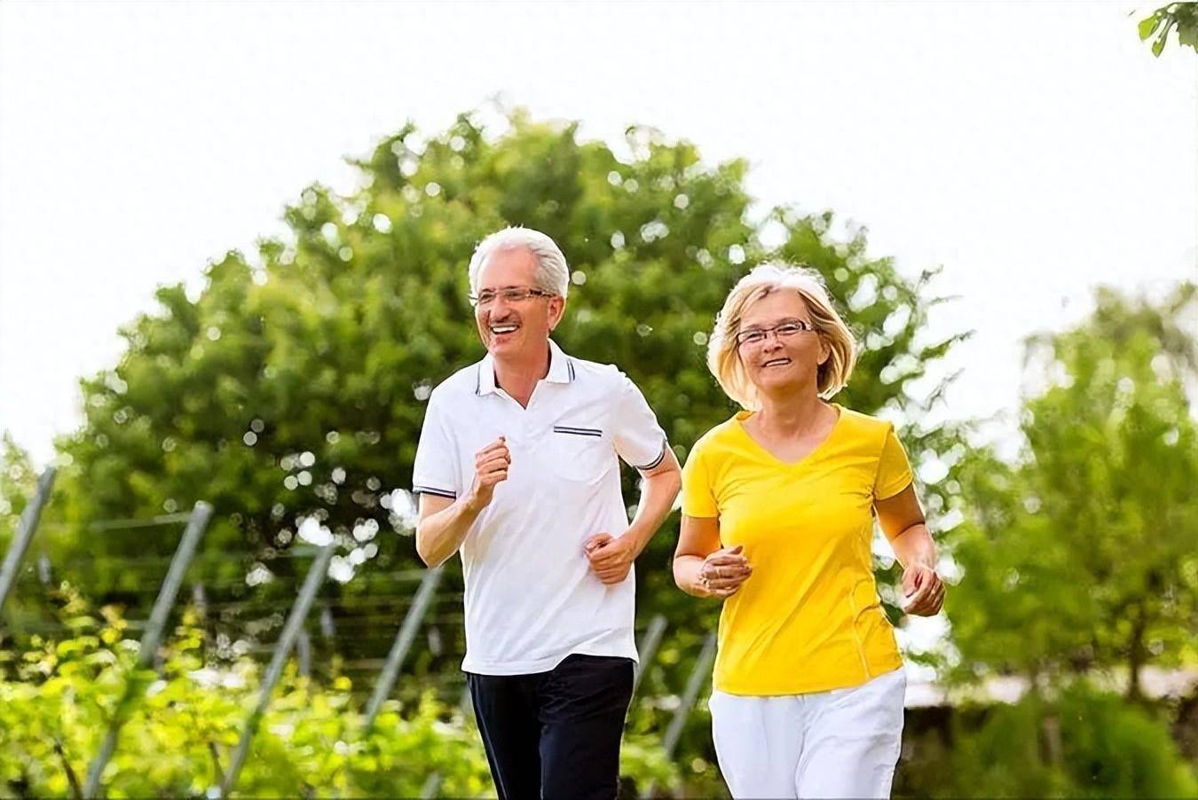 77岁老大爷晨跑离世,医生提醒:上年纪老人运动时牢记"三不要"