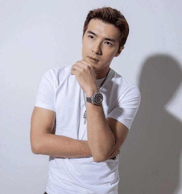 贺军翔涉及刑事案件!住所被查手机被扣!