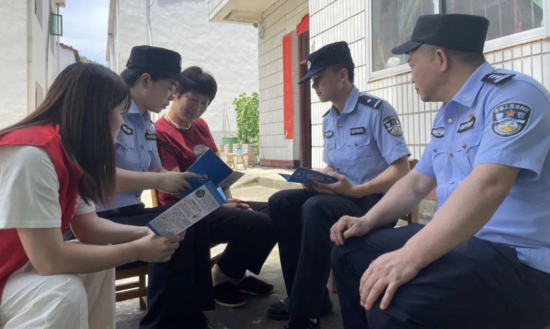 阳新县公安局禁毒大队开展"禁种铲毒"踏查和宣传活动_名人_工作_植物