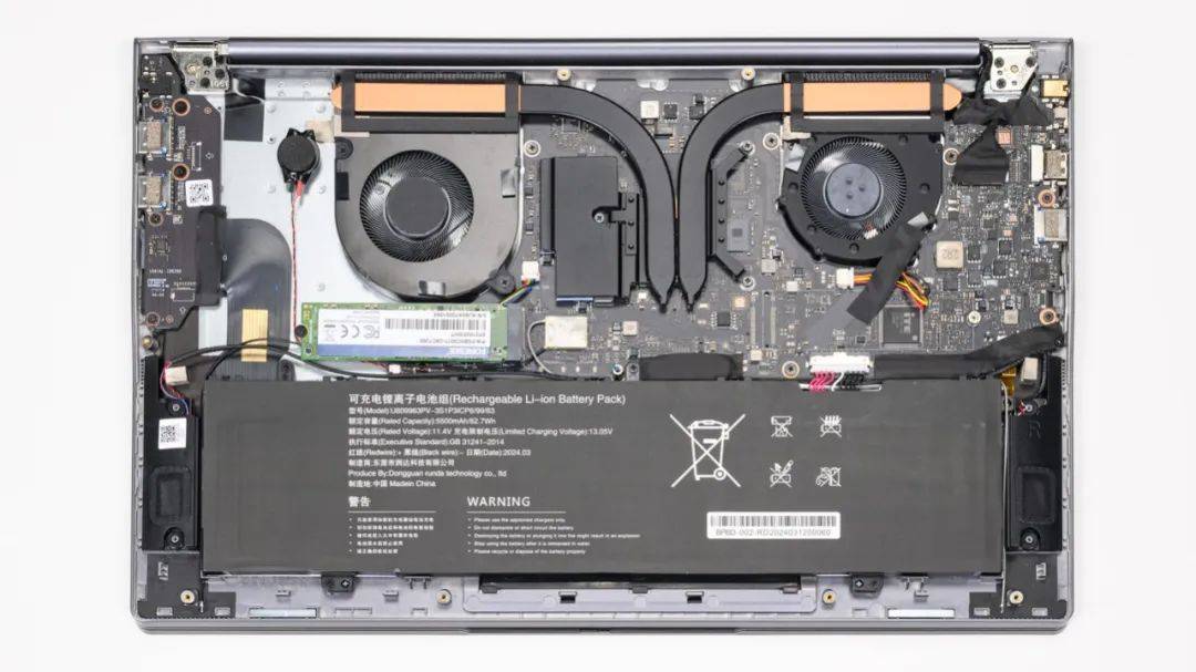 【散热分析】上图是神舟 优雅x5的拆机实拍图,双风扇双热管的组合.