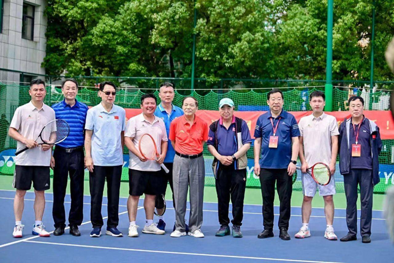 庞遵萍/杨雪梅和山西队的郭方/王宏刚,辽宁队的高兴武/田野和四川队的