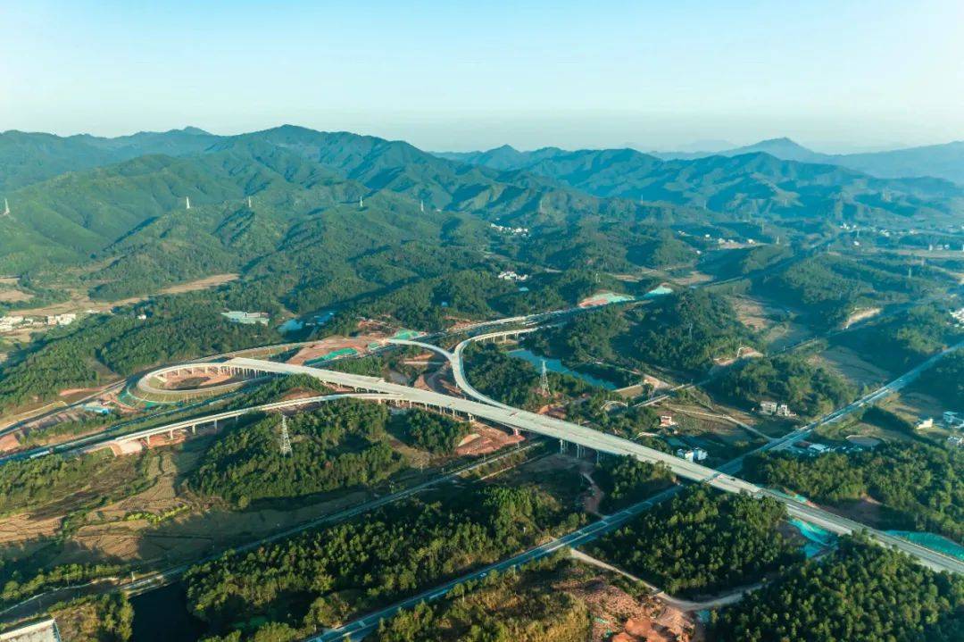 南雄至信丰(省界)高速公路两个典型案例入围!_宣传_广东省_建设