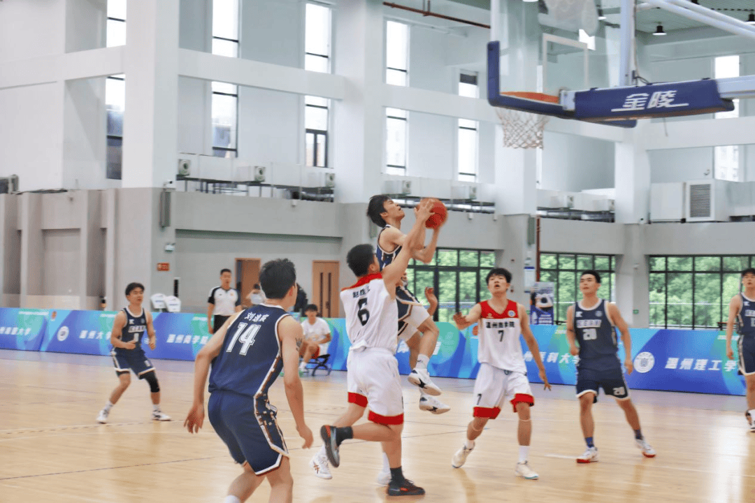 温州大学生篮球联赛开幕,吴前现场助威