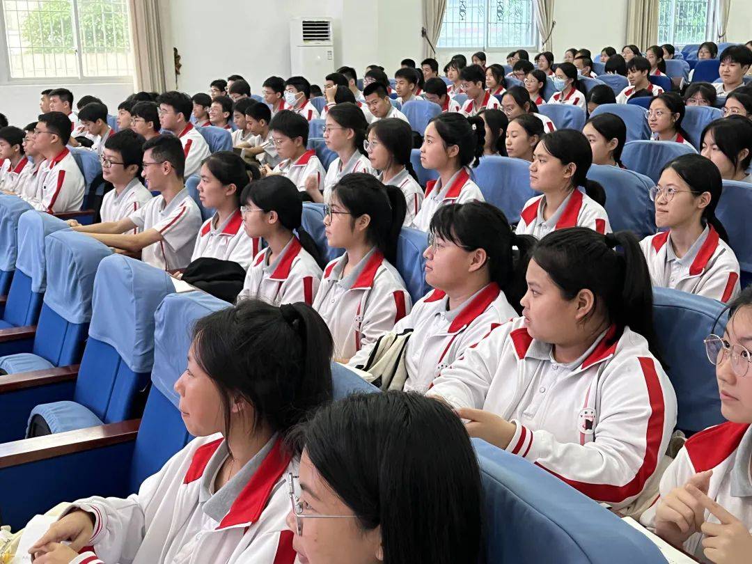 本次活动由云霄县未成年人心理健康辅导站老师,国家三级心理咨询师林