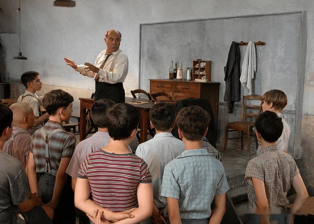 《放牛班的春天》:抛开自己的偏见,解读问题少年的心灵