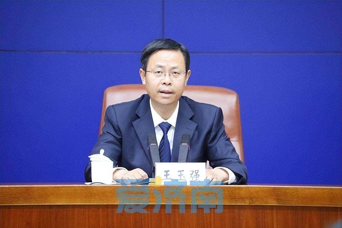 王玉强表示,市场监管关系着千家万户,生命健康产业既关乎经济发展,也