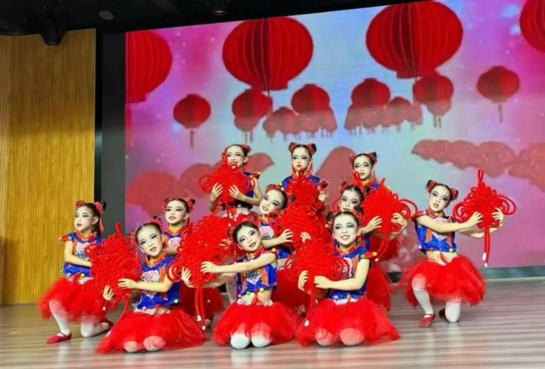 筑梦新时代 "年段文艺展演活动