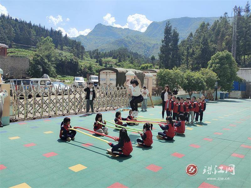 凝心聚"健"研以共长——曲靖市教育教学研究基地第三幼儿园健康领域