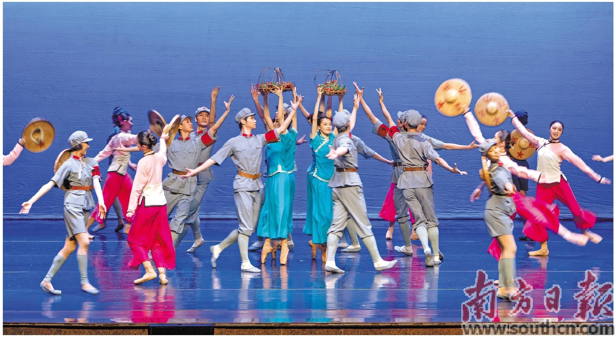 何伟摄《吉赛尔》舞蹈描述凄美爱情故事.