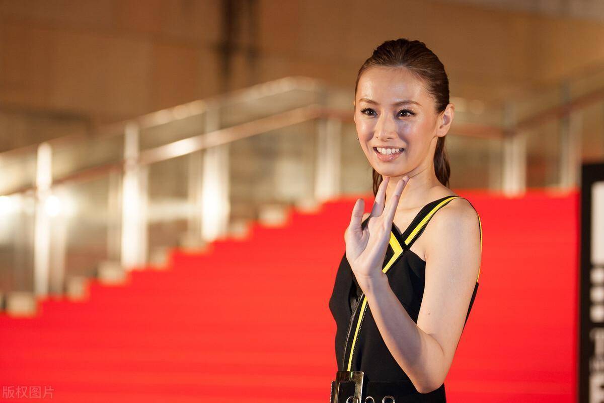 北川景子这身材,这才是尤物啊!