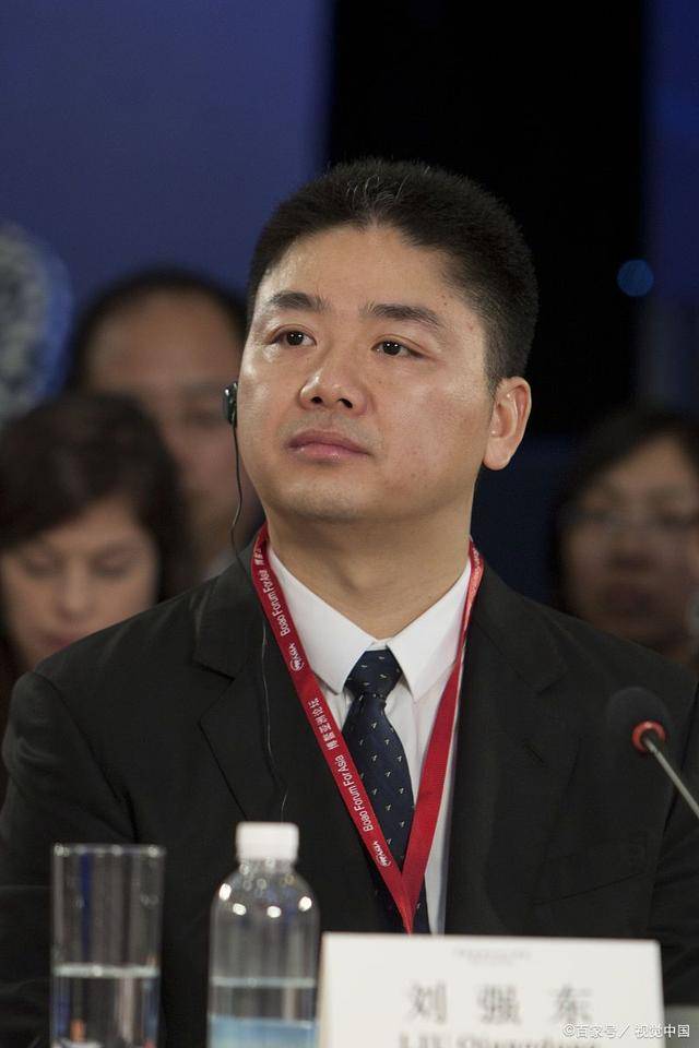 李楠犀利点评刘强东:一个朝气蓬勃的老年人,逼着想躺平的中年人