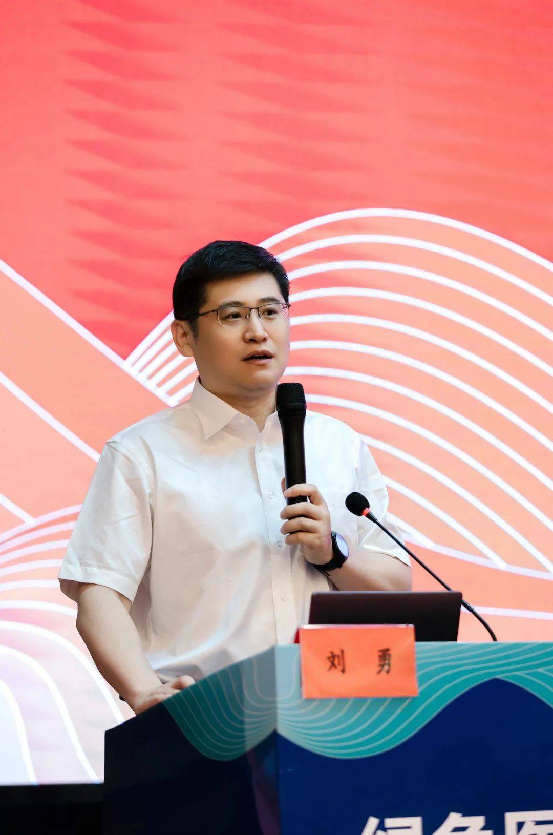 自治区卫生健康委党组书记,主任刘勇在致辞中表示,安全生产是医疗机构