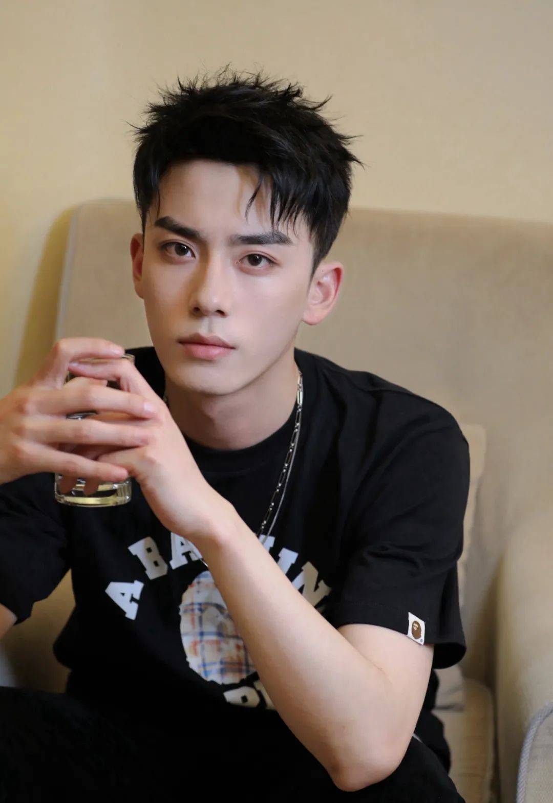 2022年,赵华为领衔主演的古装动作悬疑奇幻电影《雪山