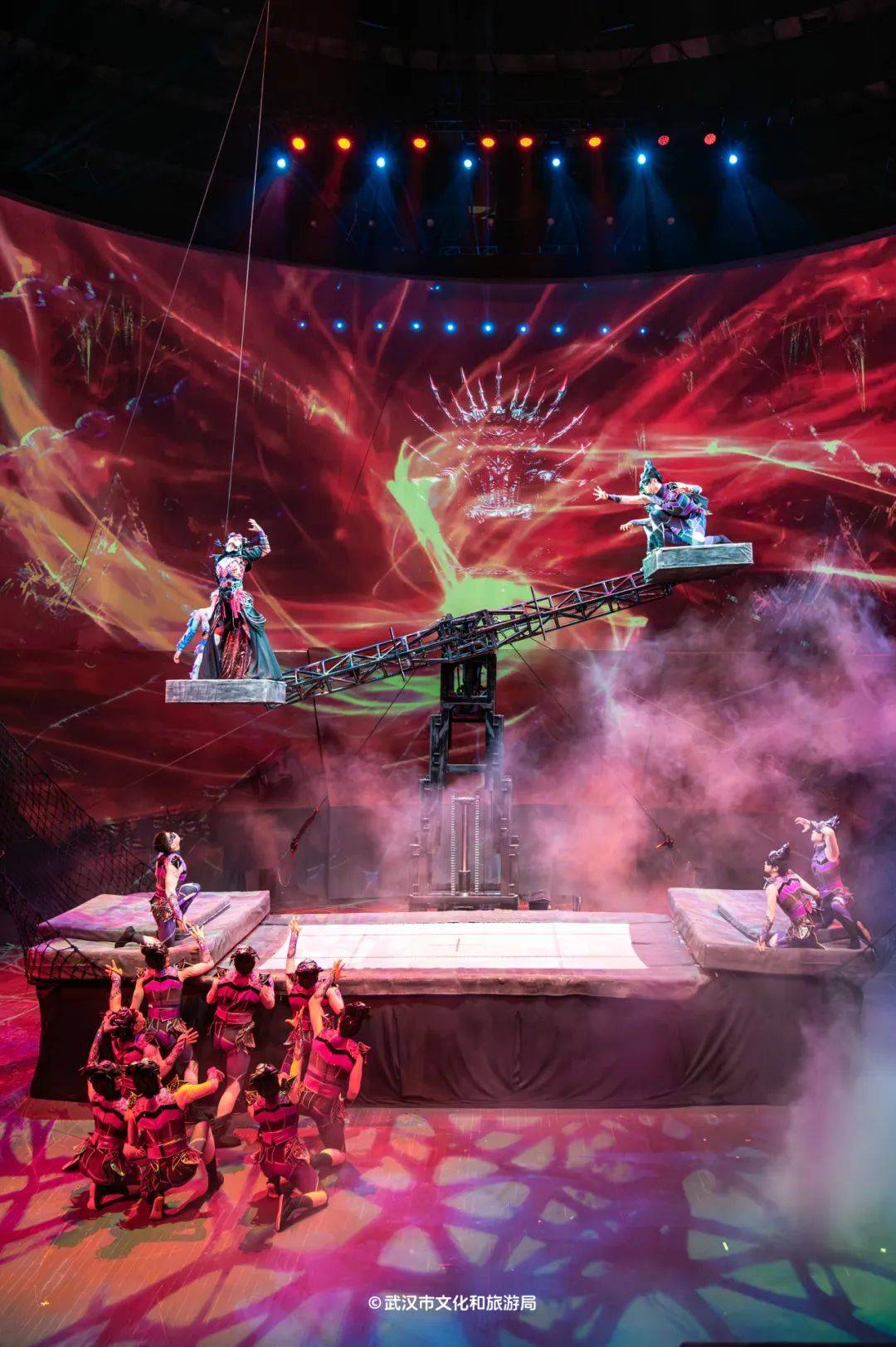 本周六,世界级绝活,亮相武汉!_杂技_凤凰_舞台