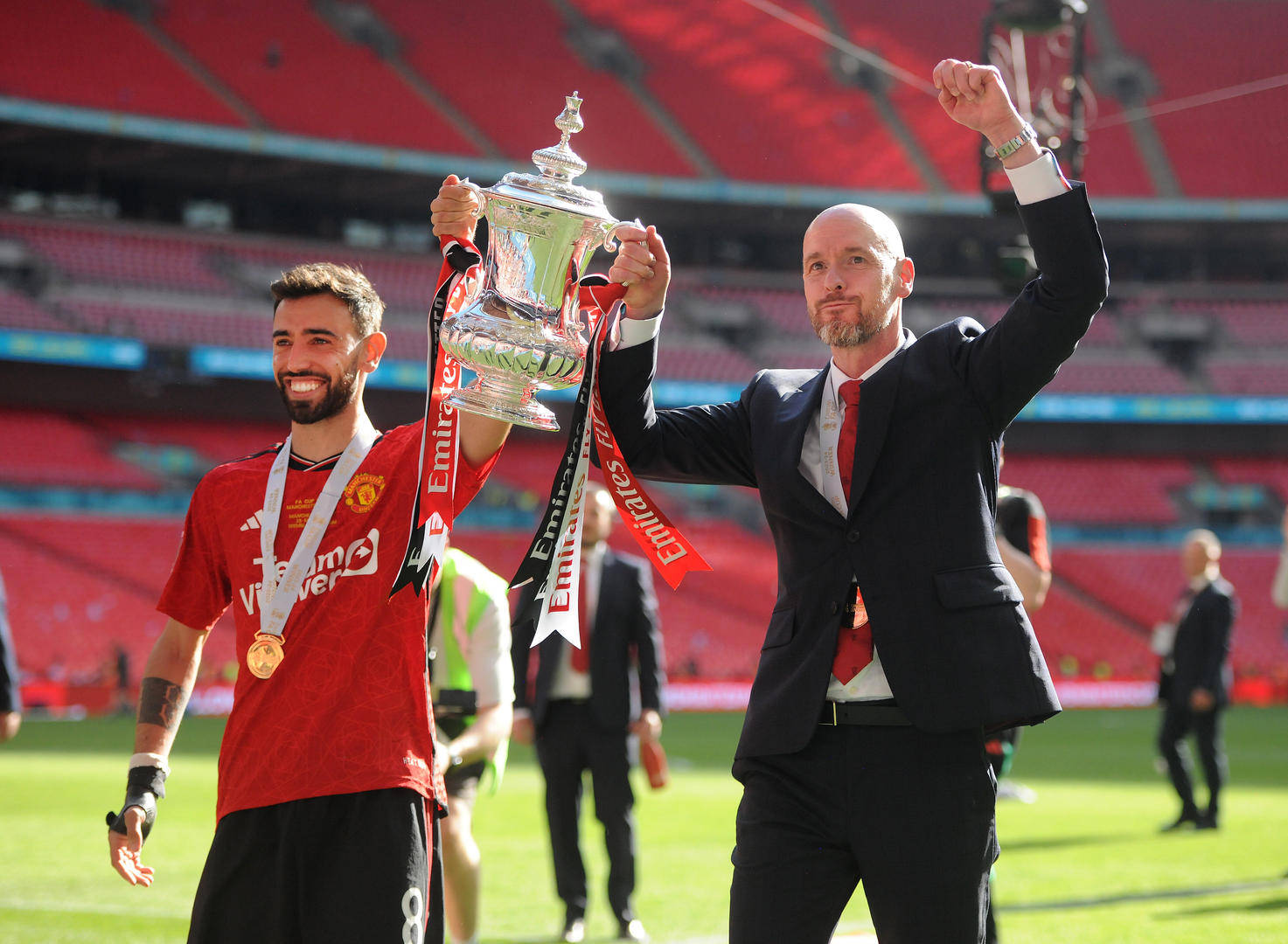 拿了足总杯冠军也打不了欧联杯?曼联刚找到安慰,又遇到闹心事!