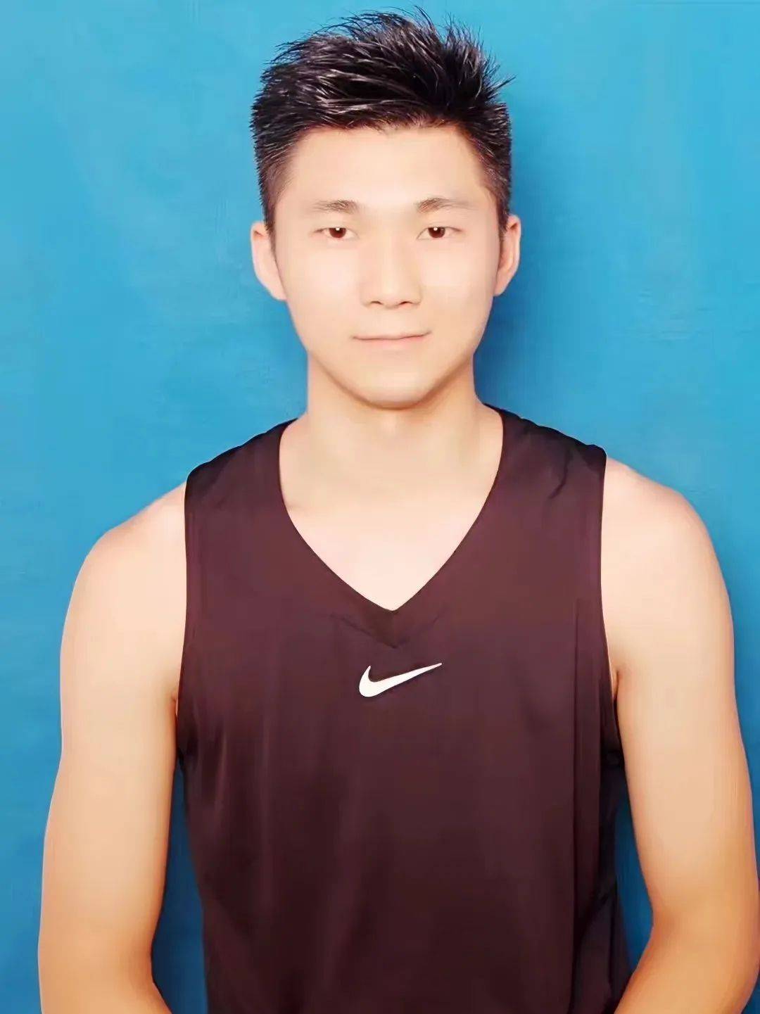 张 洪 谭 杨王臣杰 刘长睿巴东汉子巴东男子篮球联队,由巴东篮协在