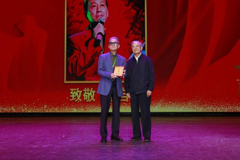 《朗诵雅集》年会致敬三位“80后”艺术展演活动 