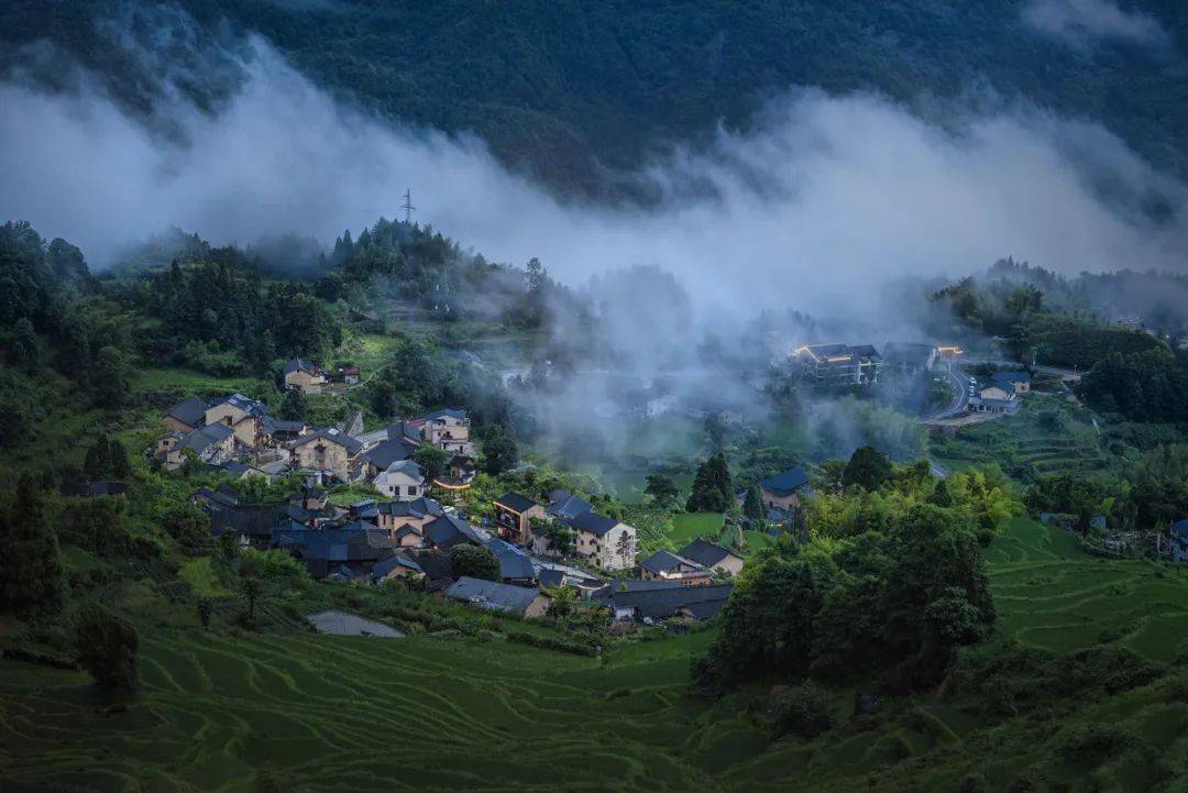 万亩梯田,日出云海,壮美云海,浩瀚星空,高山茶园,古村石道……,为摄影