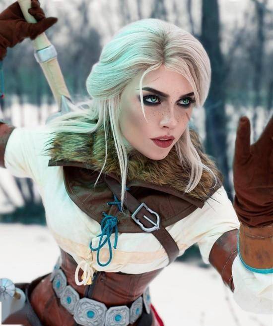 sladkoslava是一位化妆领域大神,此前也曾还原过不少动漫和游戏角色