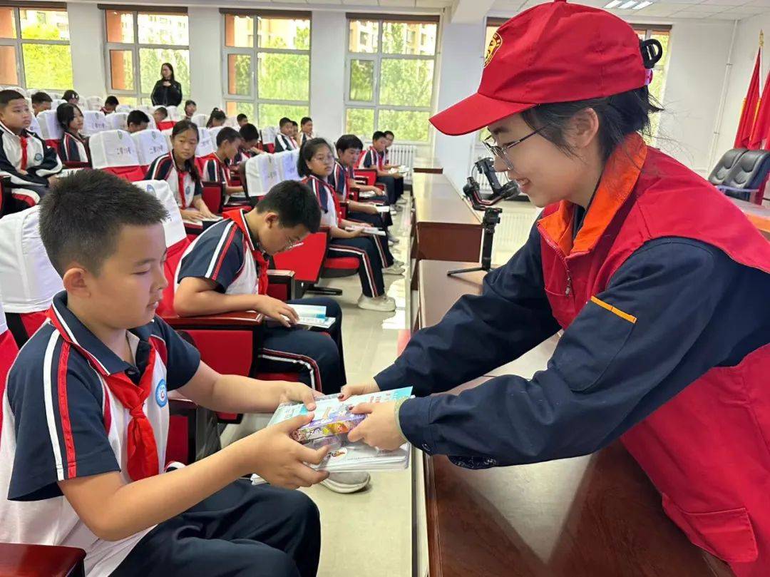 青动态 | "盘·灯"品牌进校园 安全用电入童心_盘锦_供电_活动