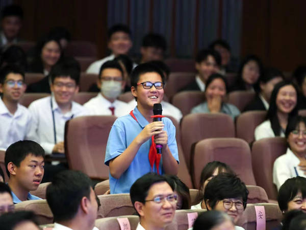 张军与代表委员,专家学者,教育工作者,师生家长共话未成年人司法保护