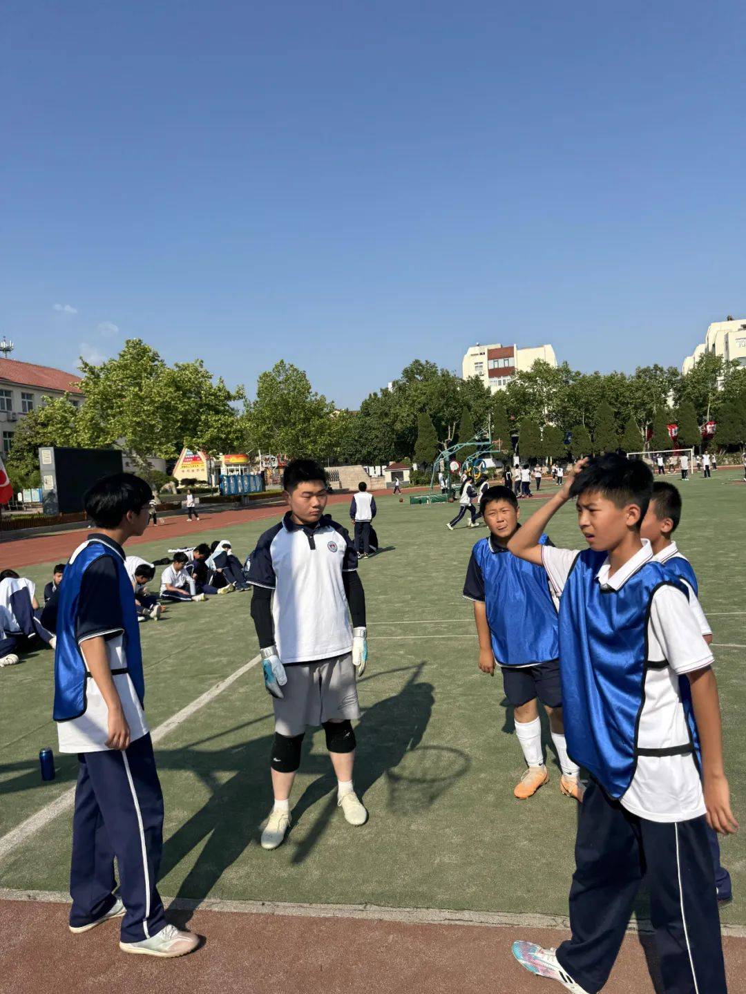 "第2032期】青岛31中"奔跑吧少年"阳光体育节 "校长杯"足球赛比赛纪实