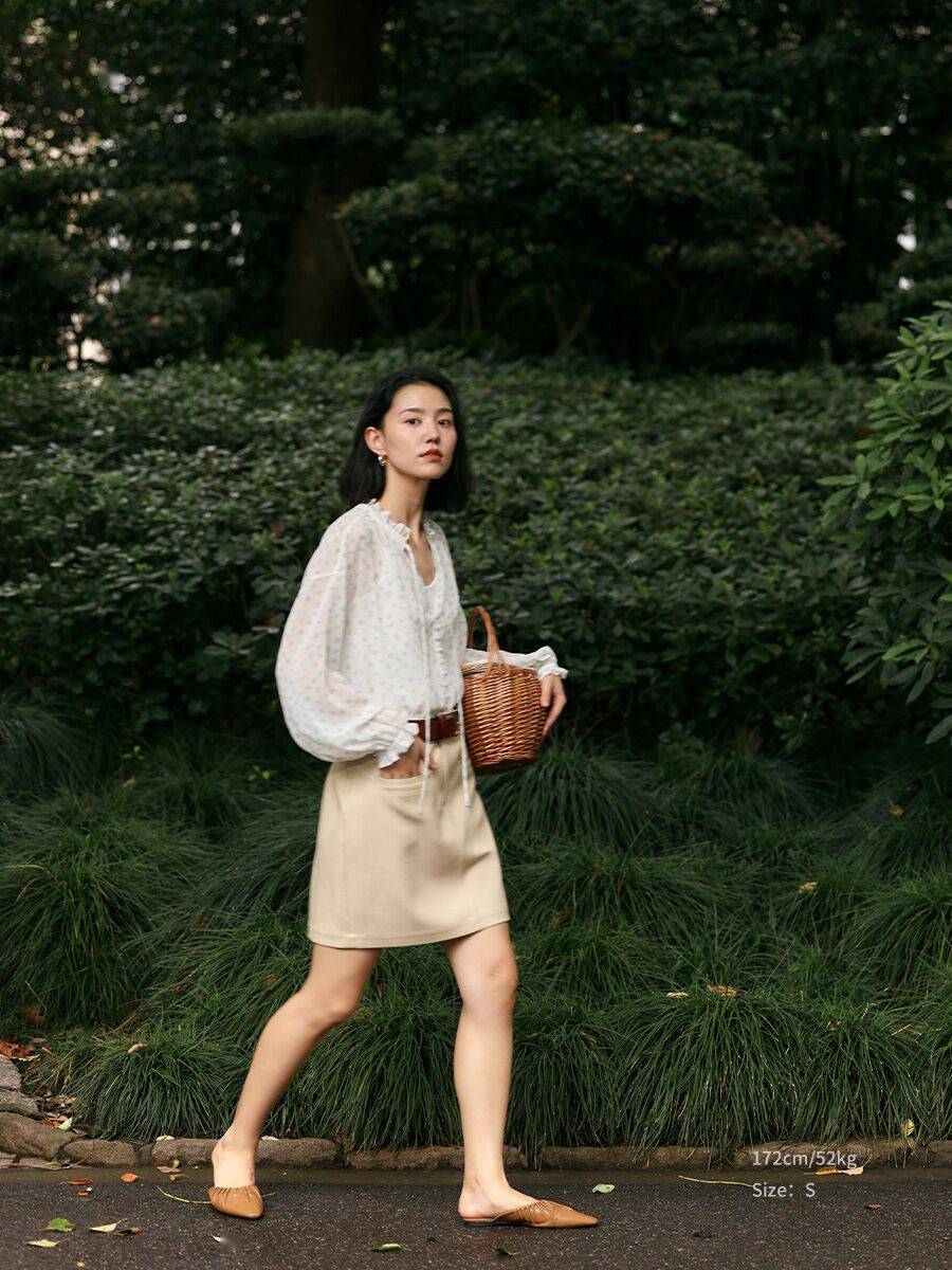 衣橱新宠:初夏流行这6件法式上衣!