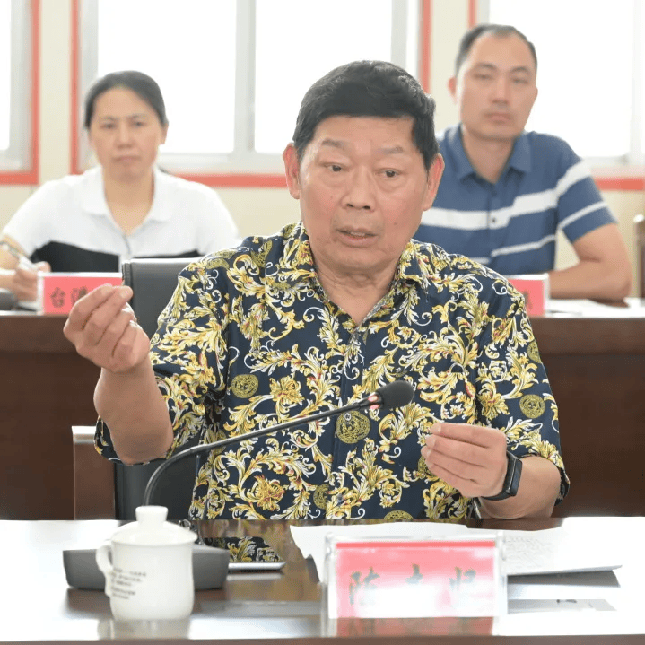 漳平市举行《漳平市服务台胞法律政策100问》发放仪式