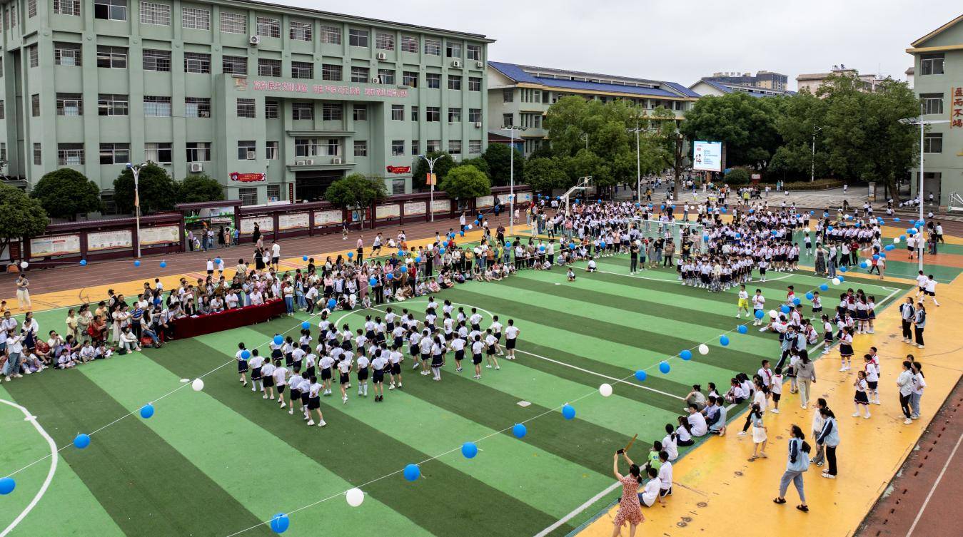 零陵徐家井小学:阳光运动强体魄 体操比赛展风采