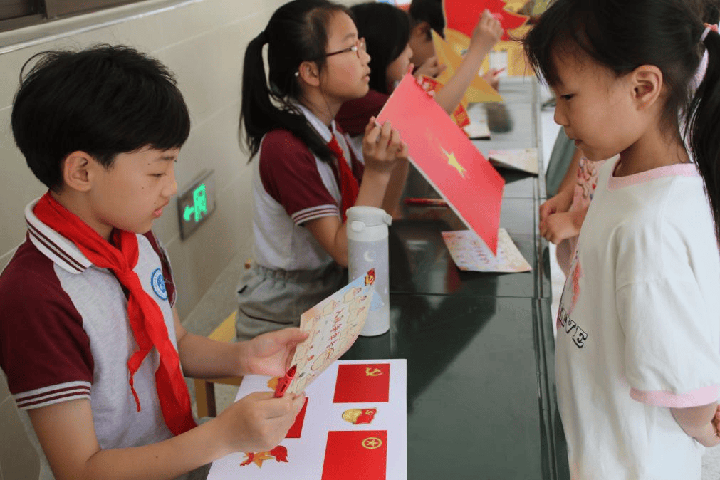 你好,少先队!——江阴市各校少工委开展少先队队前教育系列活动