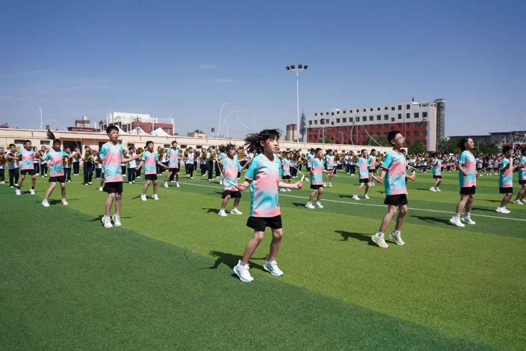 强少年体质 燃艺术人生——定边县东关小学第十四届