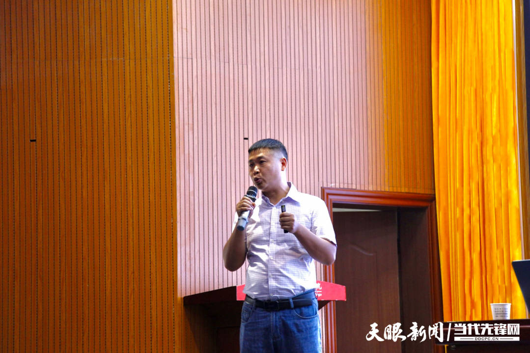 就业创业政策宣讲进校园_陈中_毕业生_担保