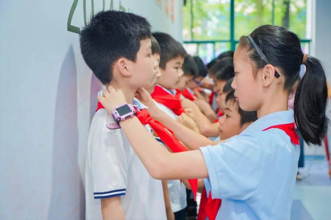 红领巾爱祖国——2024学年杭州市天长小学新生入队仪式