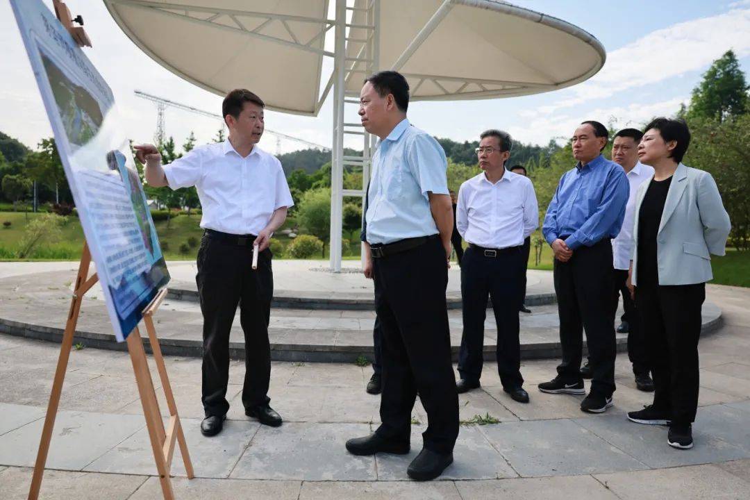 杨云彦在我市调研流域综合治理工作时强调:提高站位结