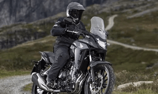 豪爵铃木dl250,售价21580元,百公里油耗3.33升,续航520公里.