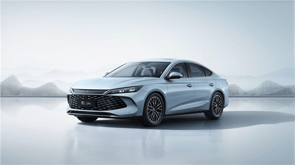 博主直播实测秦l一箱油跑1977公里:加了66.74l油 一公里折合0.27元